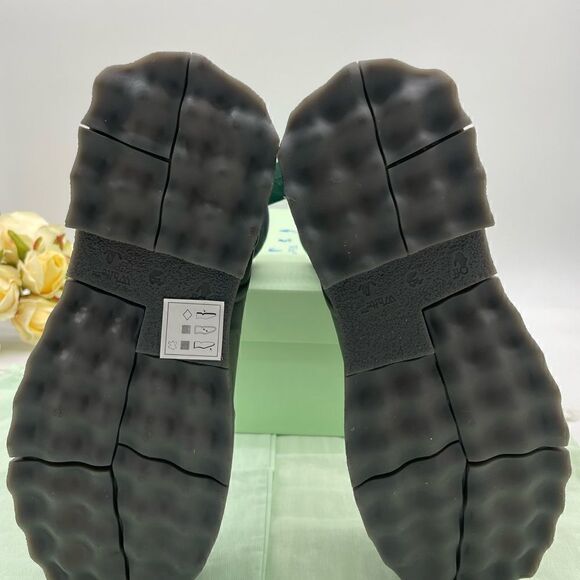 Women’s off-white sponge, rubber rain boots, size 39 - Picture 5 of 6